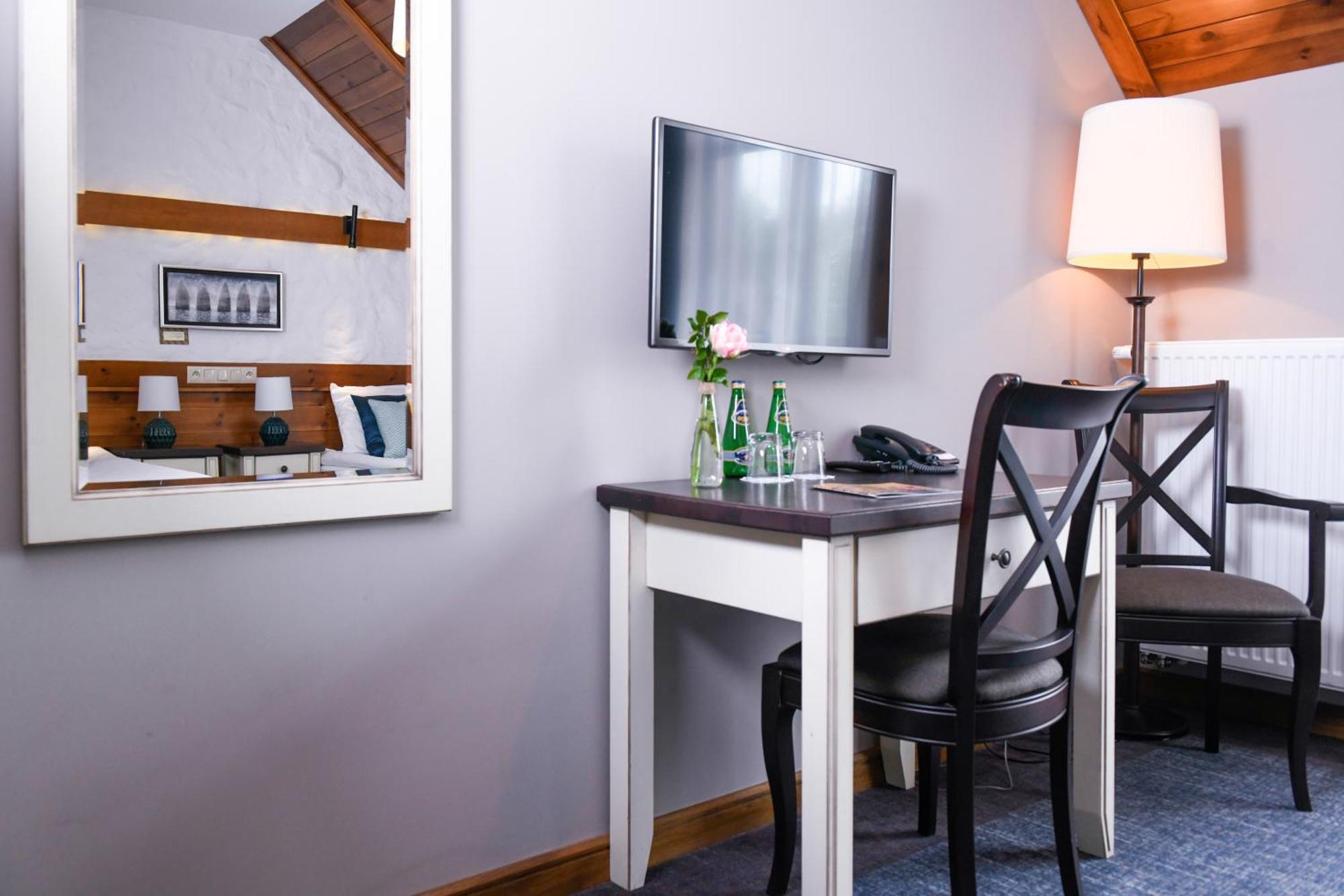 Folwark Lekuk Hotel Łękuk Mały Екстериор снимка